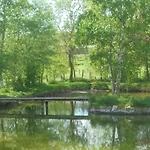 Au Bord De L'eau Vakantiehuis Bastenaken