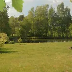 Au Bord De L'eau 度假居