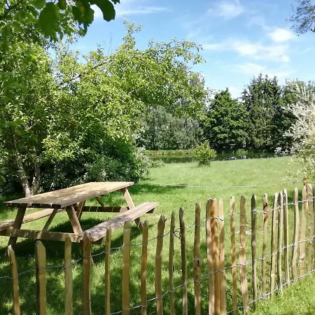 Au Bord De L'eau Semesterbostad Bastogne